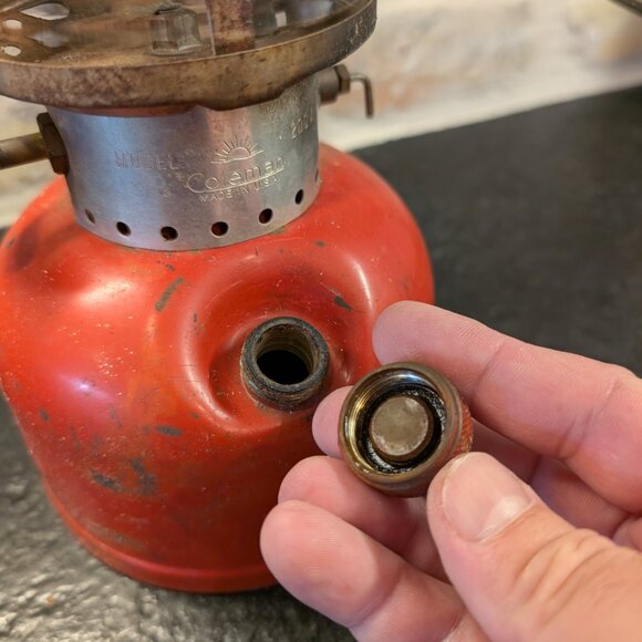 Vintage Coleman Model 200A Lantern June 1960 - untested - Picture 5 of 16